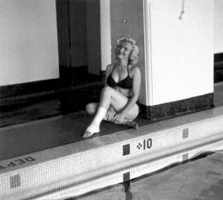 Marilyn Monroe feet photo thumbnail