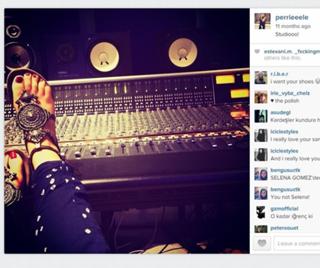 Perrie Edwards feet photo thumbnail