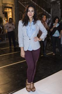 Renata Notni feet photo 3