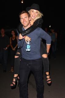 Julianne Hough feet photo thumbnail