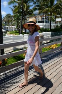 Bethenny Frankel feet photo thumbnail