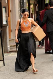 Vanessa Hudgens feet photo thumbnail
