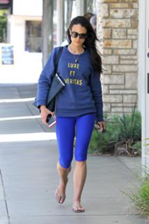 Jordana Brewster feet photo thumbnail