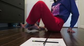 Colleen Ballinger feet photo thumbnail