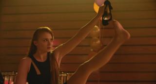 Sophie Turner feet photo thumbnail
