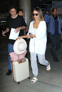 Jessica Alba feet photo thumbnail