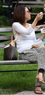 Bethenny Frankel feet photo thumbnail