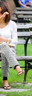 Bethenny Frankel feet photo thumbnail