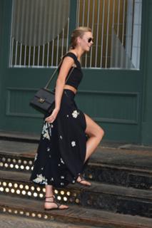 Karlie Kloss feet photo thumbnail