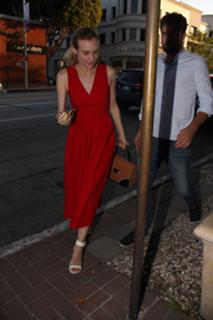 Diane Kruger feet photo thumbnail