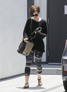 Lily Collins feet photo thumbnail