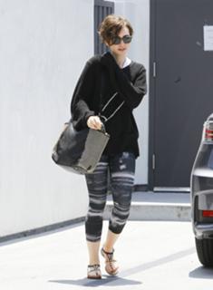 Lily Collins feet photo thumbnail