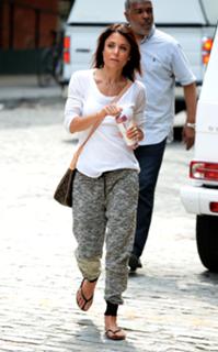Bethenny Frankel feet photo thumbnail