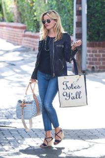 Reese Witherspoon feet photo thumbnail