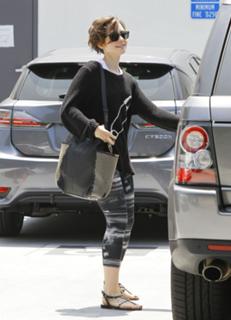 Lily Collins feet photo thumbnail