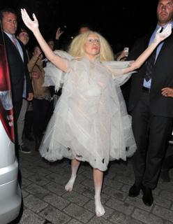 Lady Gaga feet photo thumbnail
