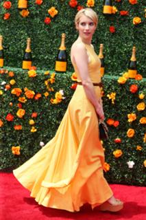 Emma Roberts feet photo thumbnail