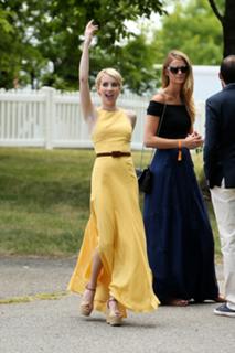 Emma Roberts feet photo thumbnail