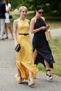 Emma Roberts feet photo thumbnail
