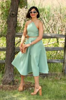 Freida Pinto feet photo thumbnail