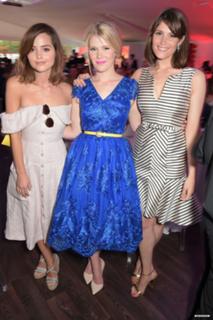 Gemma Arterton feet photo thumbnail