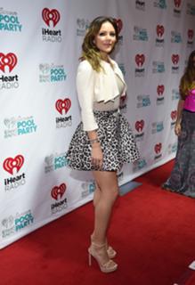 Katharine McPhee feet photo thumbnail