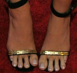 Katy Perry feet photo thumbnail