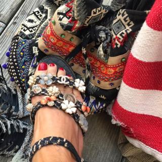 Christie Brinkley feet photo thumbnail