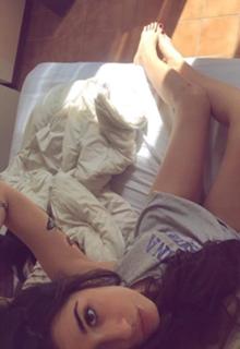 Valentina Vignali feet photo thumbnail