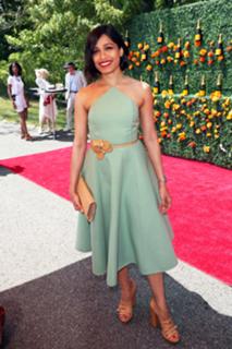 Freida Pinto feet photo thumbnail