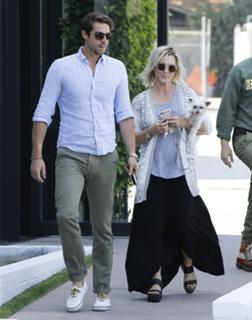 Jennie Garth feet photo thumbnail