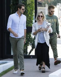 Jennie Garth feet photo thumbnail