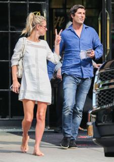 Nicky Rothschild feet photo thumbnail