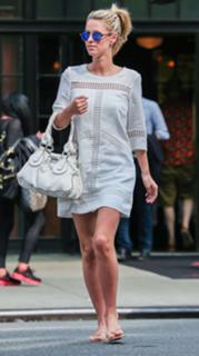 Nicky Rothschild feet photo thumbnail