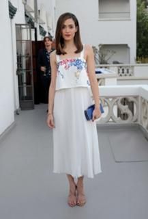 Emmy Rossum feet photo thumbnail