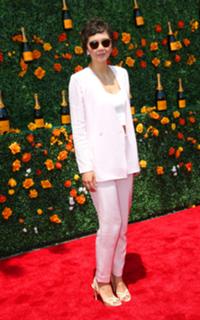 Maggie Gyllenhaal feet photo thumbnail