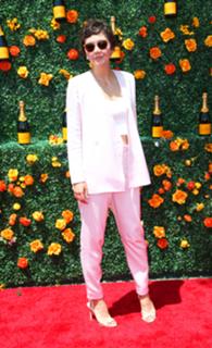 Maggie Gyllenhaal feet photo thumbnail