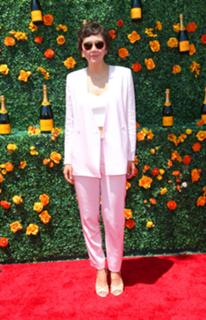 Maggie Gyllenhaal feet photo thumbnail