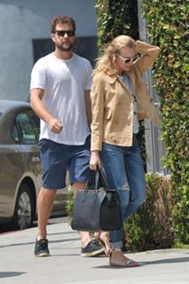 Diane Kruger feet photo thumbnail