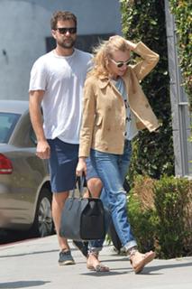 Diane Kruger feet photo thumbnail