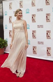 Joss Stone feet photo thumbnail