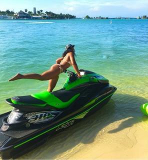 Ashanti feet photo thumbnail
