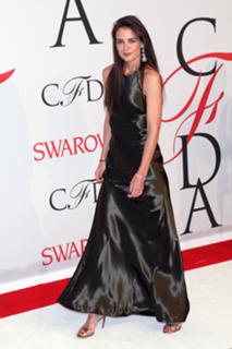 Katie Holmes feet photo thumbnail