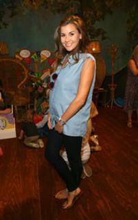 Imogen Thomas feet photo thumbnail