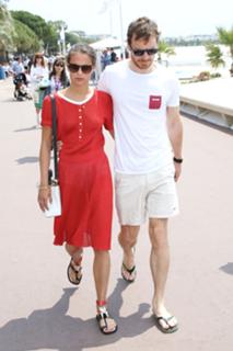 Alicia Vikander feet photo thumbnail
