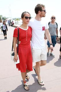 Alicia Vikander feet photo thumbnail