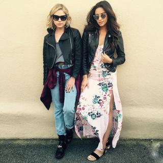 Shay Mitchell feet photo thumbnail