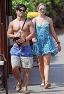 Katrina Bowden feet photo thumbnail