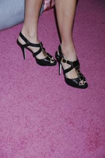Angie Harmon feet photo thumbnail