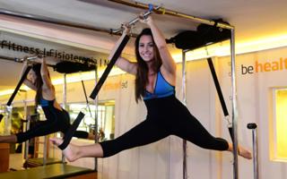 Carla Diaz feet photo thumbnail